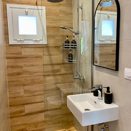 Oliva - 1 Bedroom Apartment Benitses (Corfu)